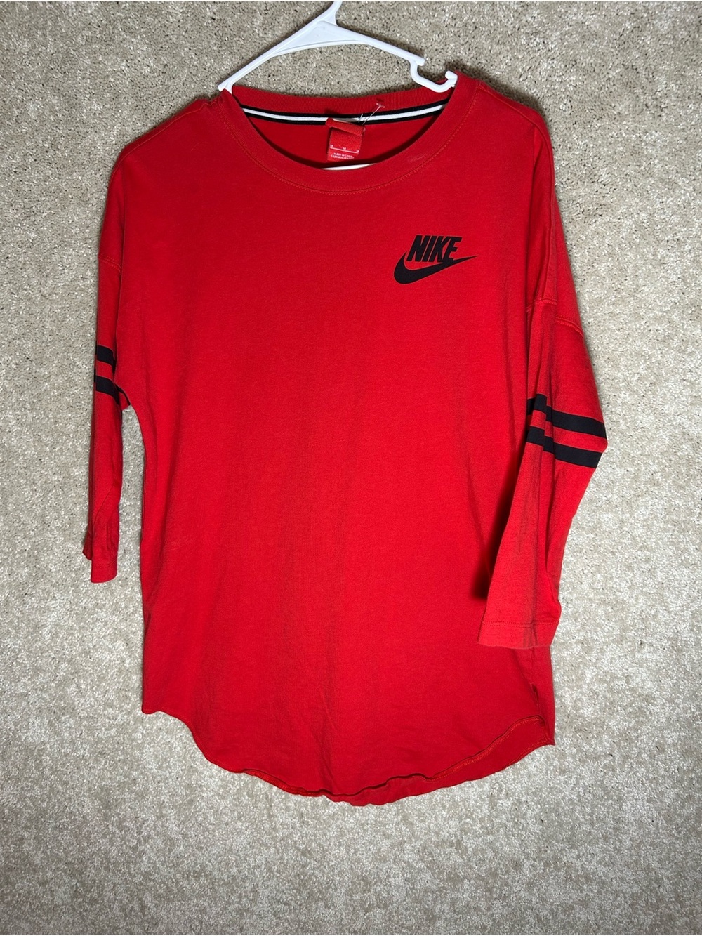 Nike Women's spell out Red 3/4-Sleeve Logo graphic Tee med y2k